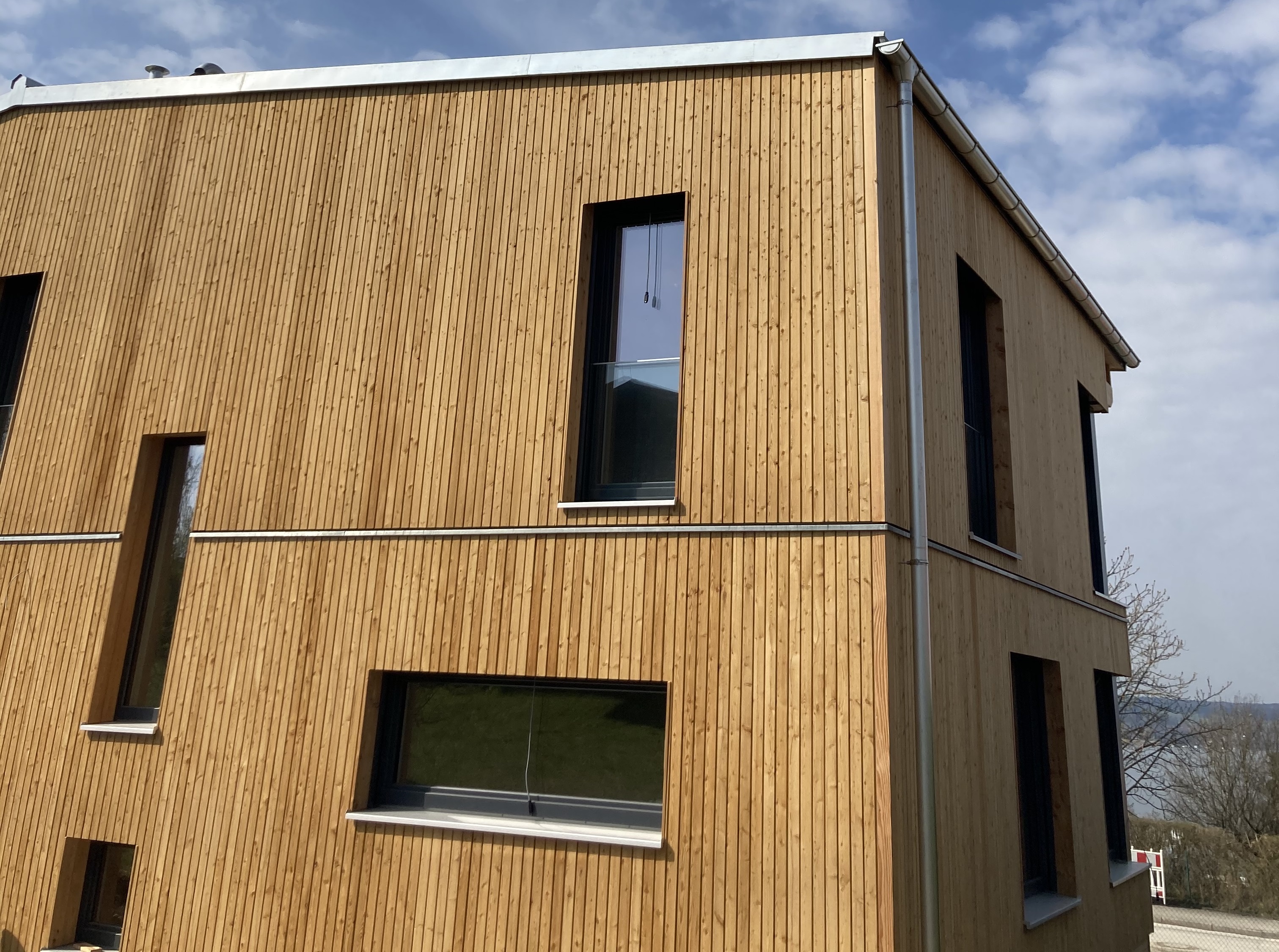 Fassade Lärche Holzfassade vertikal Fünfseenland