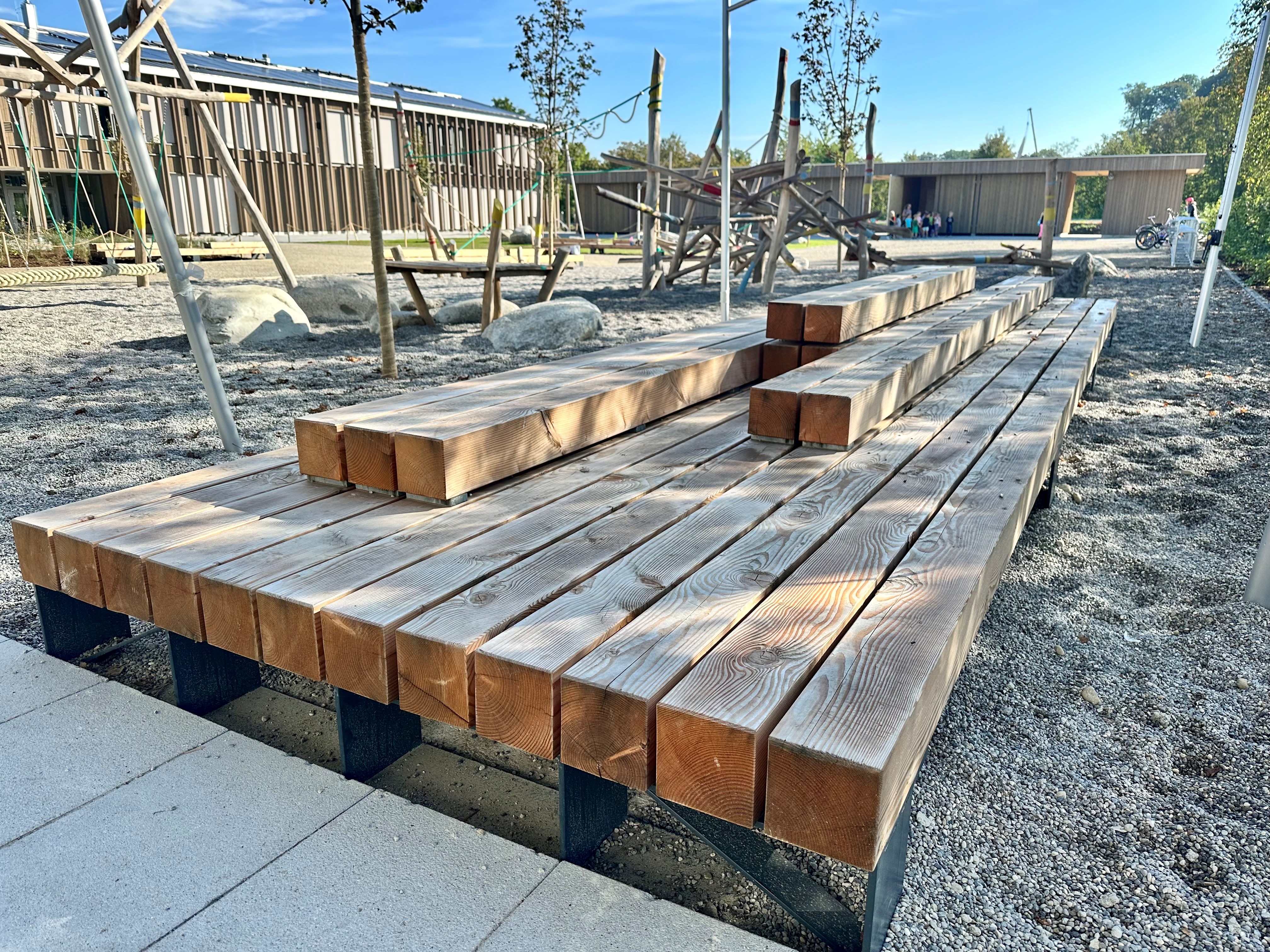 Sonderanfertigung Massivholz Outdoor Bänke für Schulhof