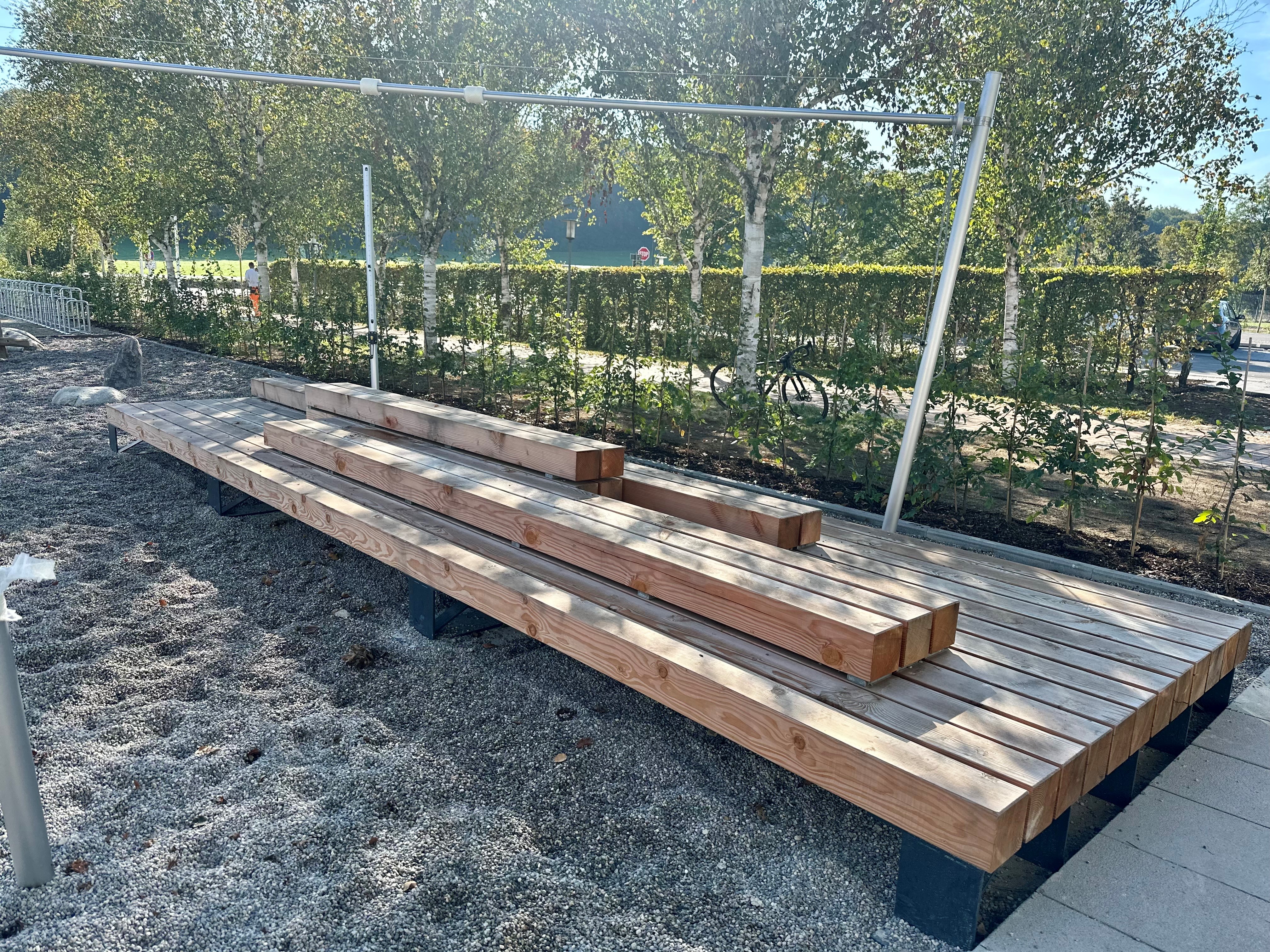 Sonderanfertigung Massivholz Outdoor Bänke für Schulhof